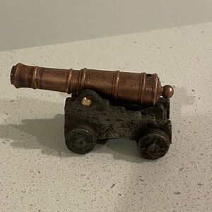 ANTIQUE DESKTOP CANNON